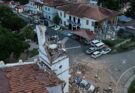 Un fuerte terremoto de magnitud 7,7 sacude Panamá y deja cientos de edificaciones destruidas o dañadas