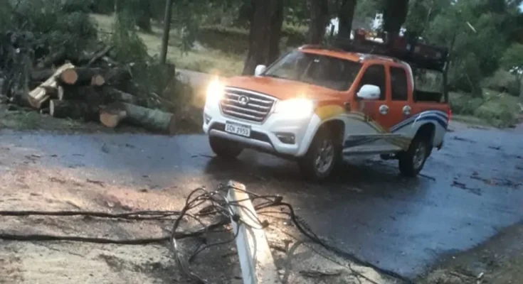 Fuerte ciclón extratropical afecta servicios eléctricos en la zona costera